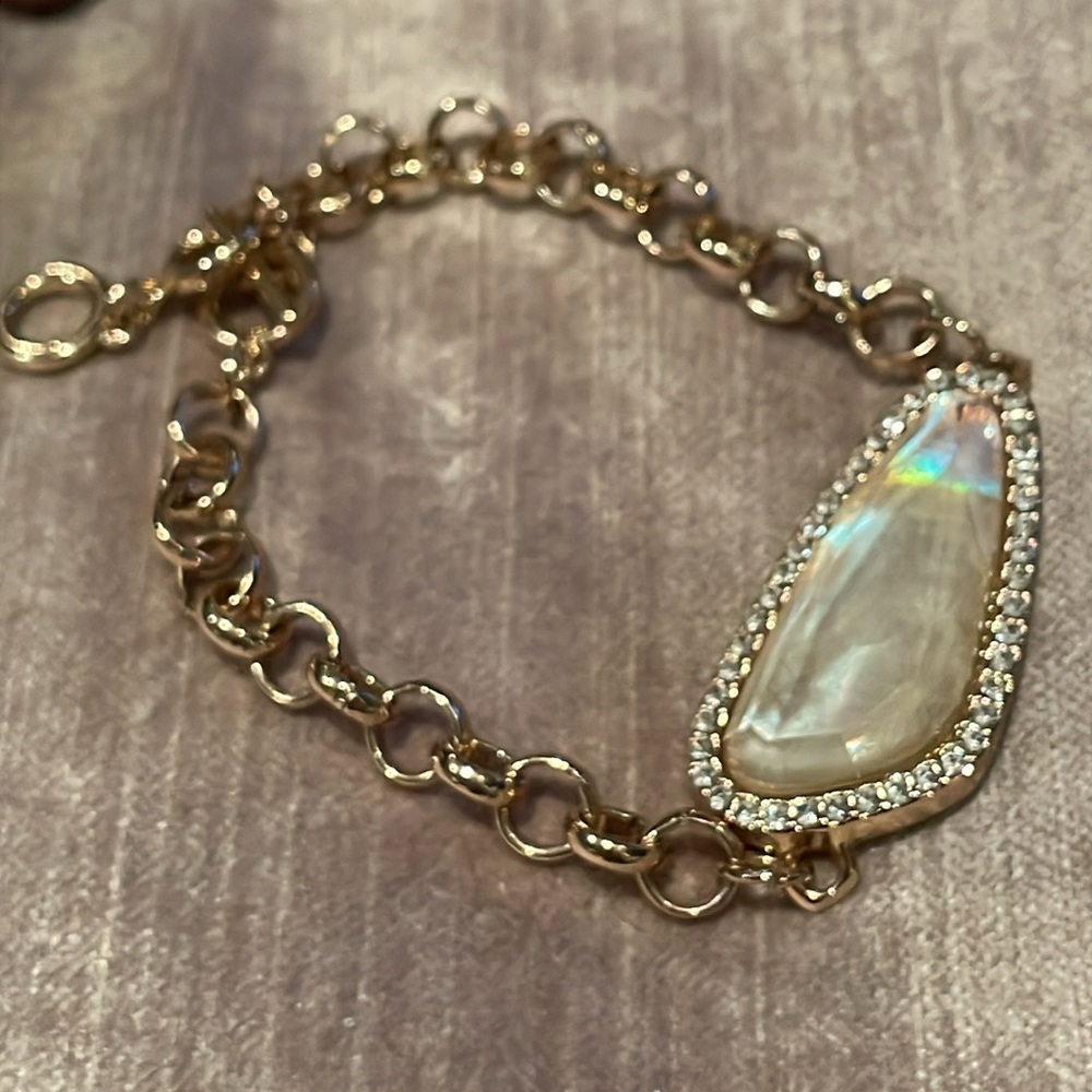 White Mother Of Pearl Rhinestone Abstract Bracelet 5”-8.75” Goldtone